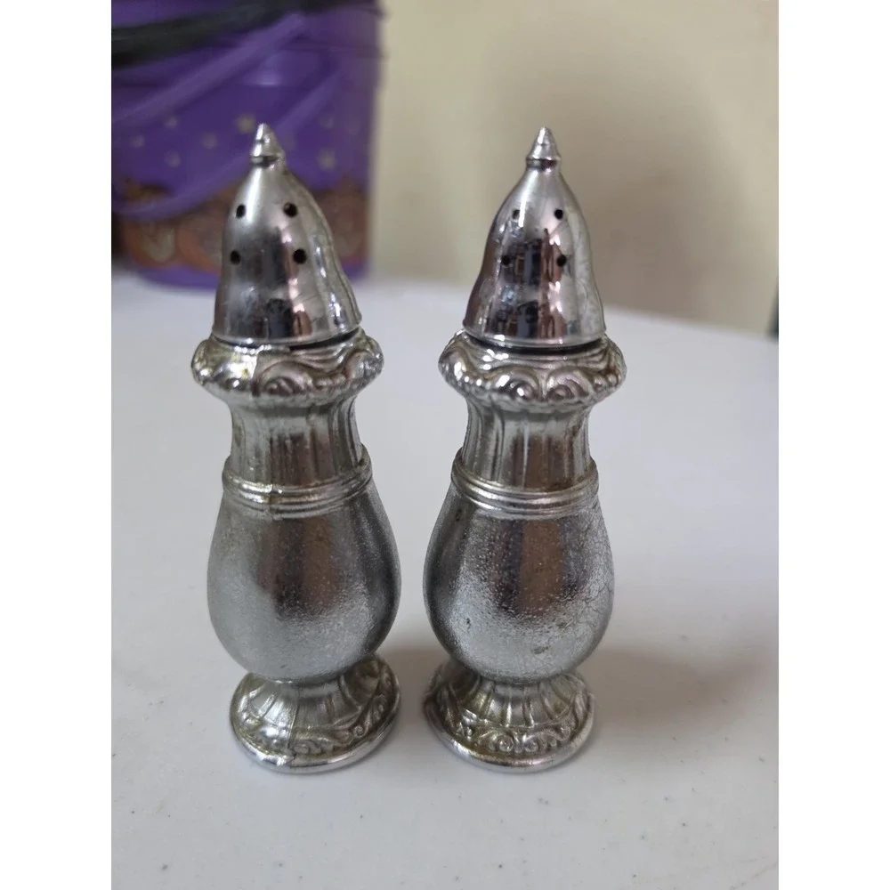 Vintage Salt And Pepper Shakers Silver